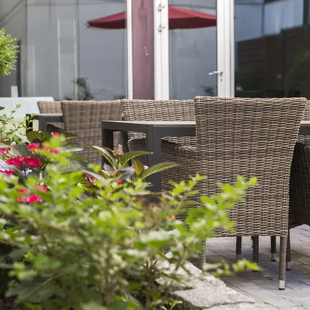 Best Western Plus Airport Hotel-3